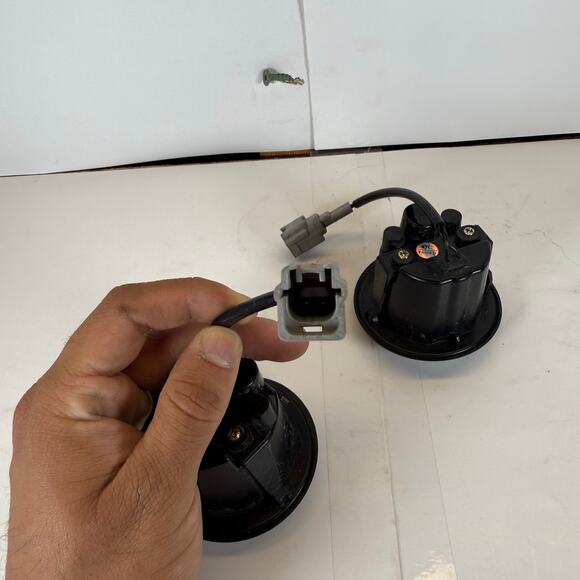 Nissan 370z Left & Right Fender Light Lamp 2009-2018 (OEM) - Picture 6 of 6